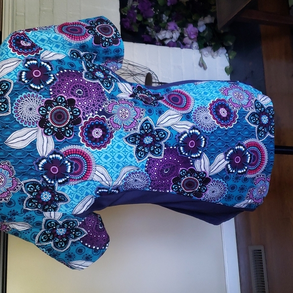 Peaches uniform shirt - Picture 3 of 6